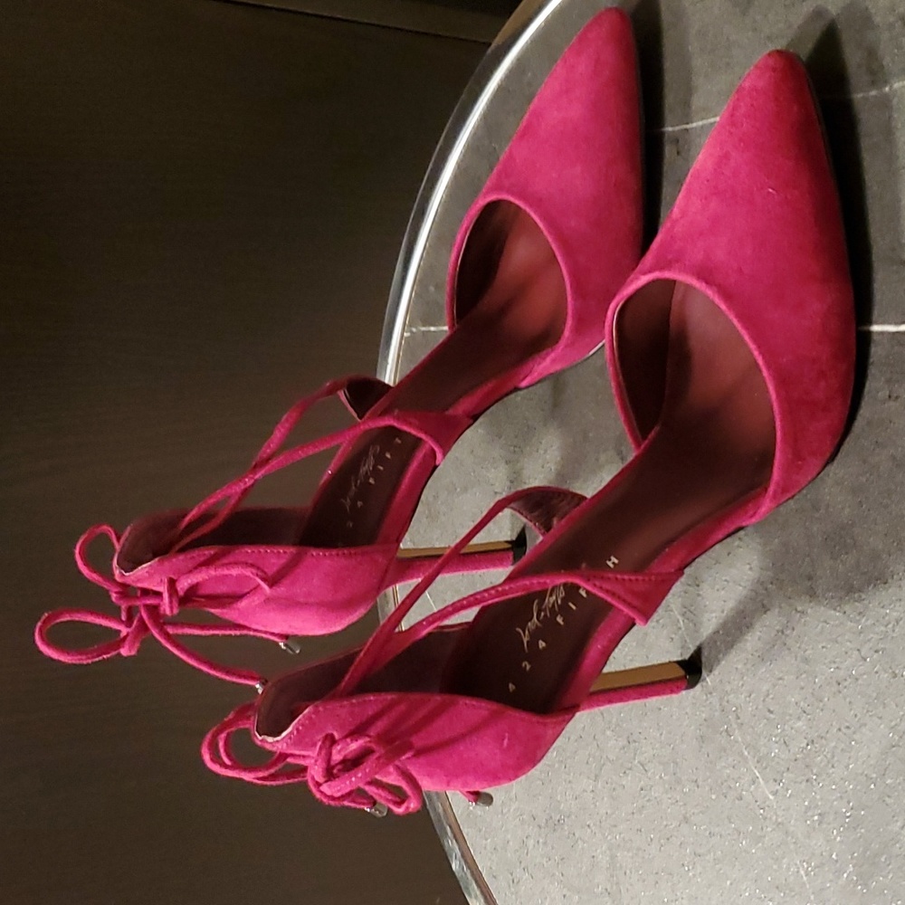 LIKE NEW Lord & Taylor Suede lace up maroon  heels sz 6